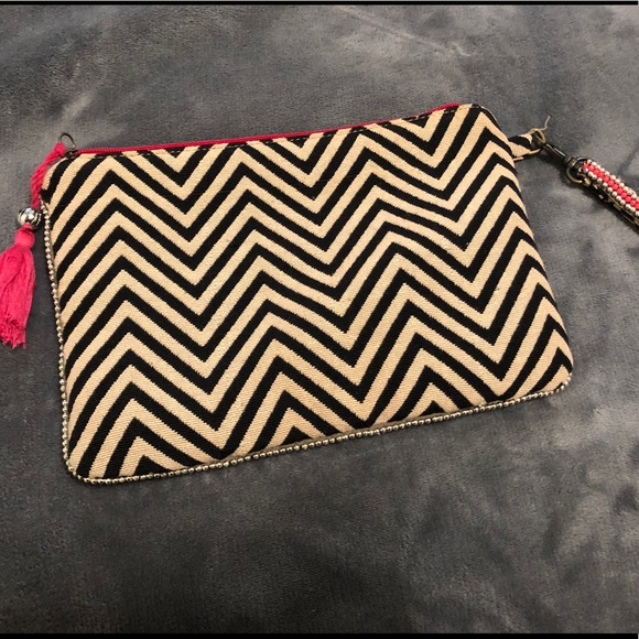 Clutch - Purse - Picture 5 of 11